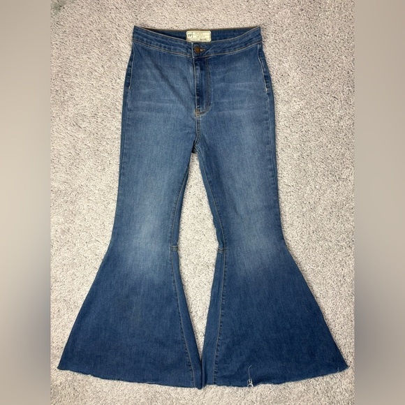Free People Jeans Womens 27 Flare Bell Bottoms Raw Hem BOHO Stretch Party Night - Picture 1 of 3